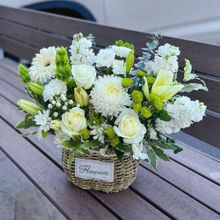 White Flower Bakset