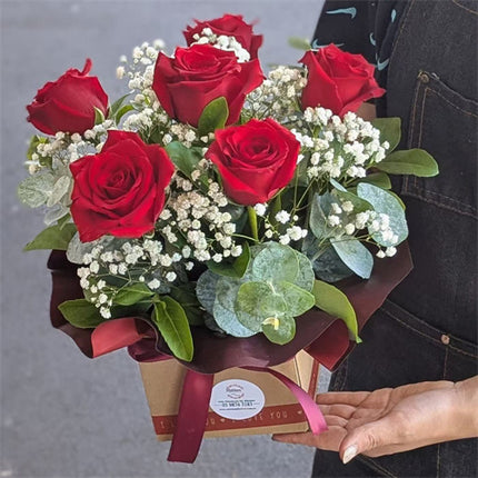 Sweet Kiss (6 Roses)