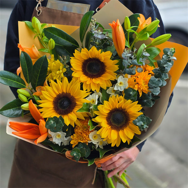 lily and sunflower flower arrangement Bouquet of #Sunflowers & Lily – Mitcham Florist