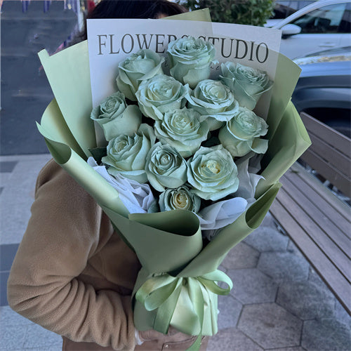 12 Green Tea Roses