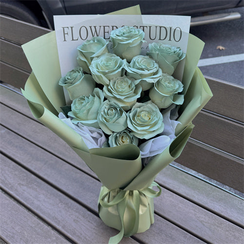 12 Green Tea Roses