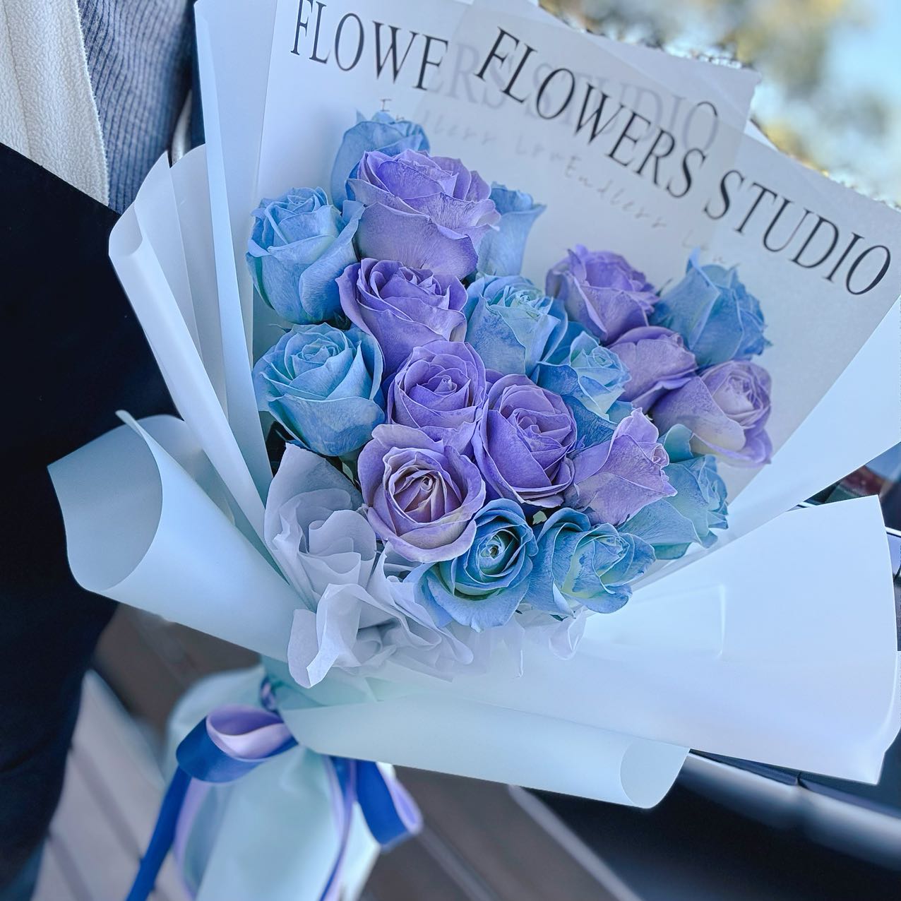 19 Ice Blue & Misty Purple Roses