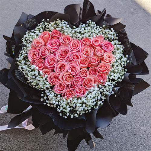 ❤Heart Shape Pink Rose & Gyp Hatbox（Black Style）