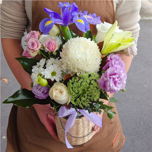 Florist Choice Vase arrangement - Set Your Budget & Colour