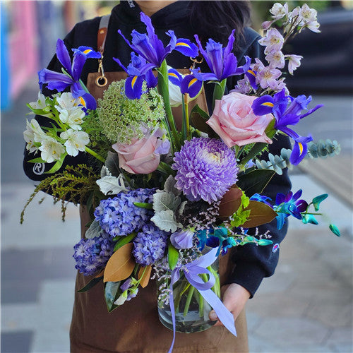 Florist Choice Vase arrangement - Set Your Budget & Colour