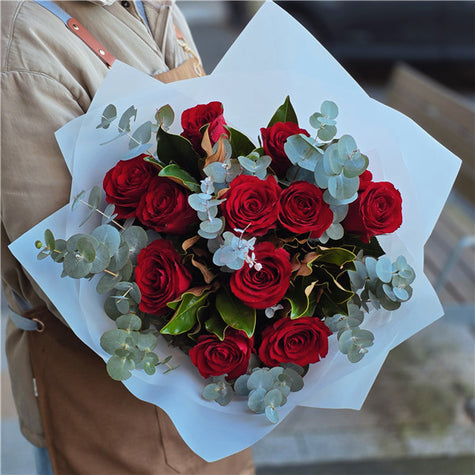 12 Roses Bouquet