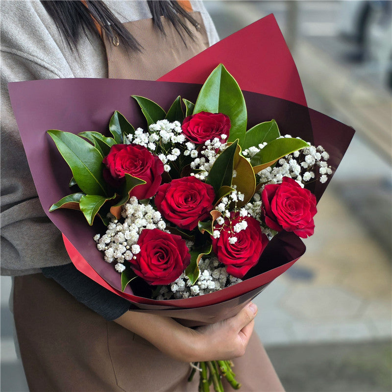 6 Roses & Gyp Posy