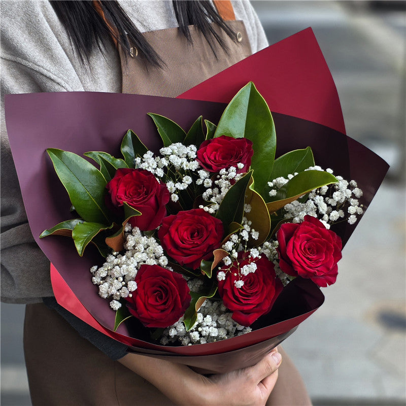 6 Roses & Gyp Posy