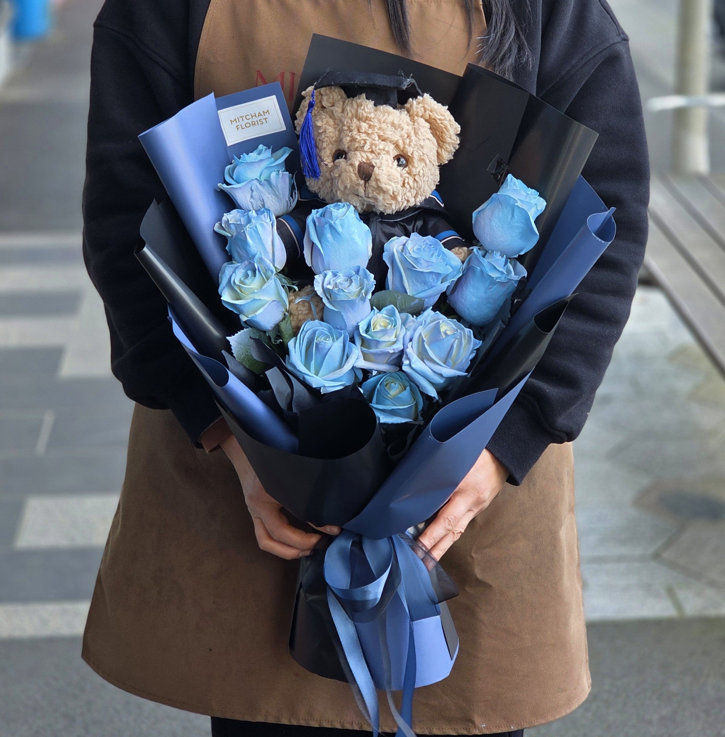 Graduation Flowers丨12 Ice Blue Roses & Graduation Teddy (23cm) Bouquet