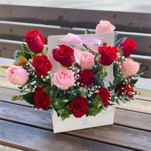 True Love 15 Pink & Red Roses