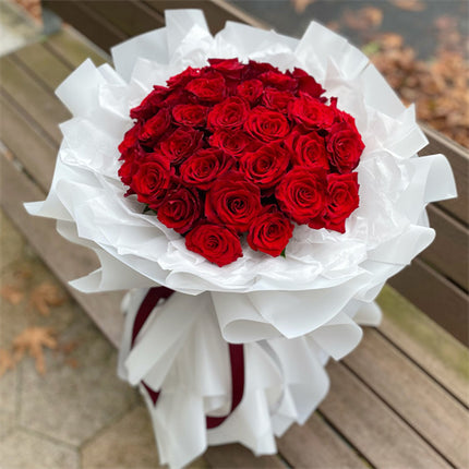 33 Red Roses (White Style)