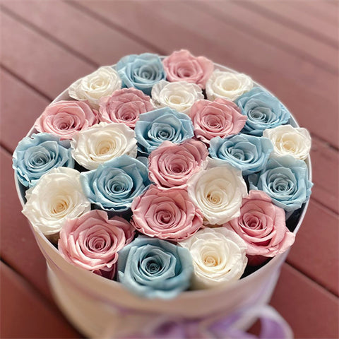 Preserved Rose HatBox - 24 pastel roses