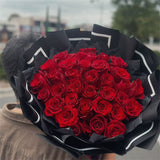 33 Red Roses (Black Style)