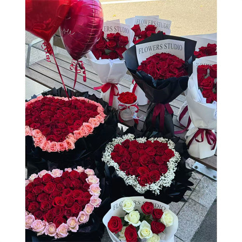 ❤Heart Shape Red Rose & Gyp Hatbox