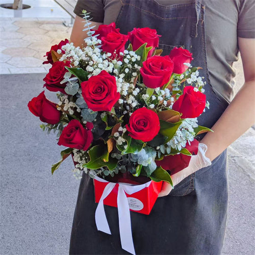 Sweet Kiss (6 Roses)