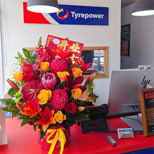 Business Opening Flowers - Hatbox Style 5 墨尔本开业鲜花抱抱桶