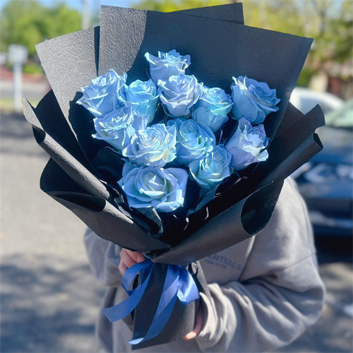 12 Ice Blue Roses (Black Style)