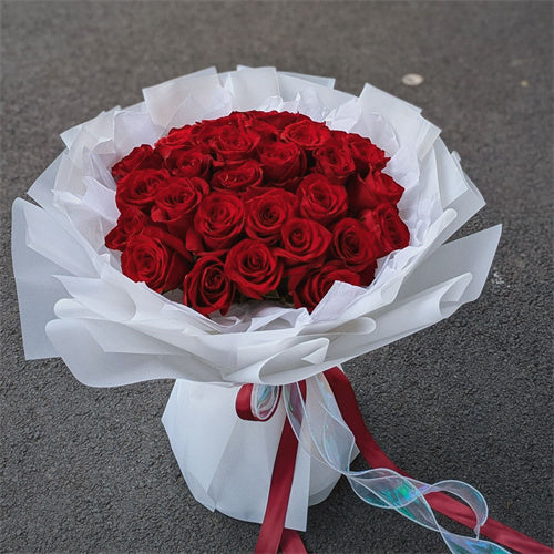 33 Red Roses (White Style)