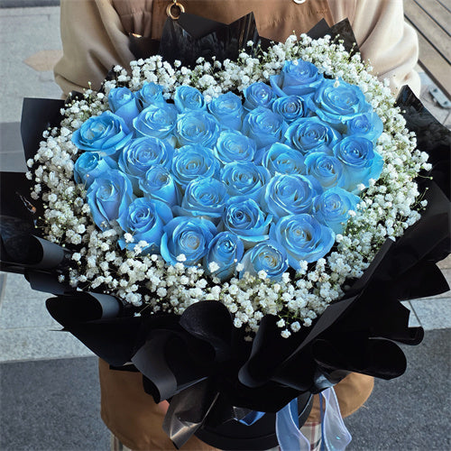 ❤Heart Shape Ice Blue Rose & Gyp Hatbox