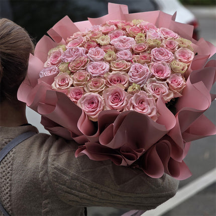 52 Pastel Pink Roses Hatbox