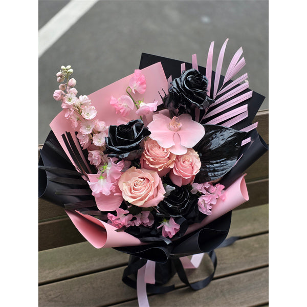 Black&Pink Fresh Floral Bouquet