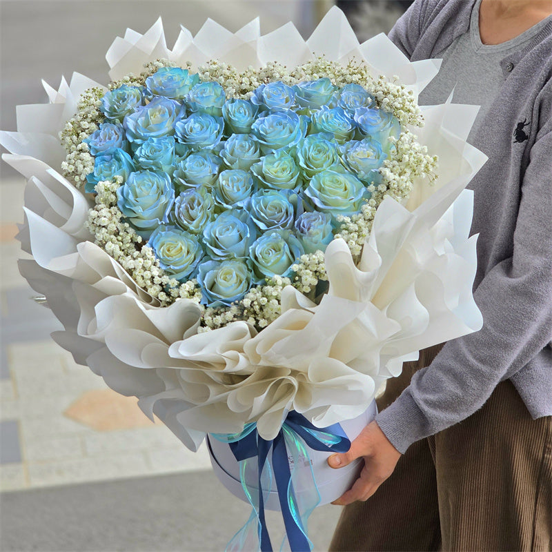 ❤Heart Shape Ice Blue Rose & Gyp Hatbox (White Style)