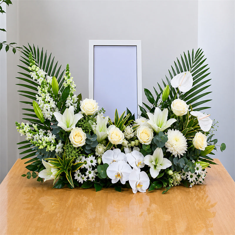 Funeral Photo Frame Flowers #1 Classic White丨墨尔本葬礼白色经典遗像花艺 70cm x 45cm