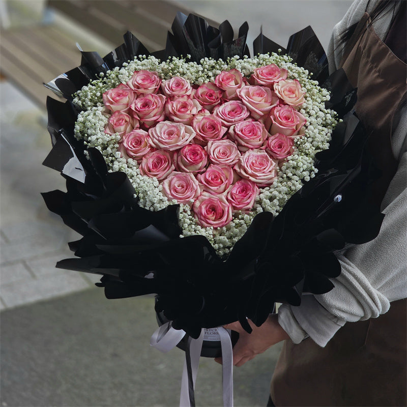 ❤Heart Shape Pink Rose & Gyp Hatbox（Black Style）