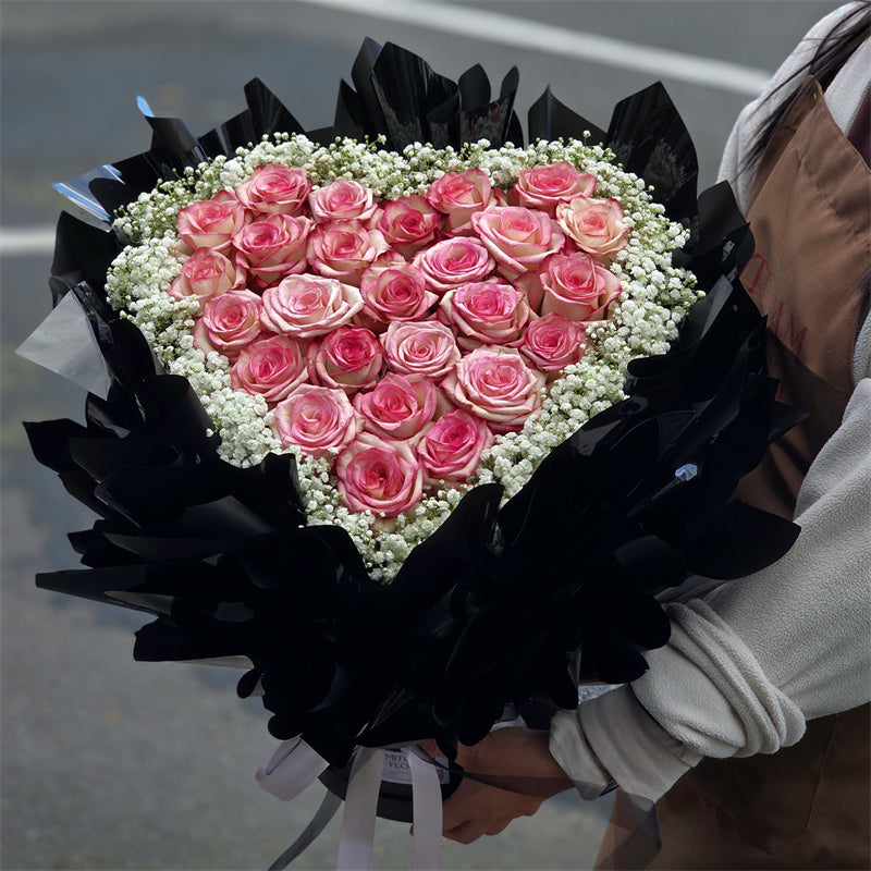 ❤Heart Shape Pink Rose & Gyp Hatbox（Black Style）