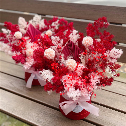 Red & Pink Everlasting Preserved Flower Hatbox Small丨Preserved Flowers丨Dry Flowers Melbourne